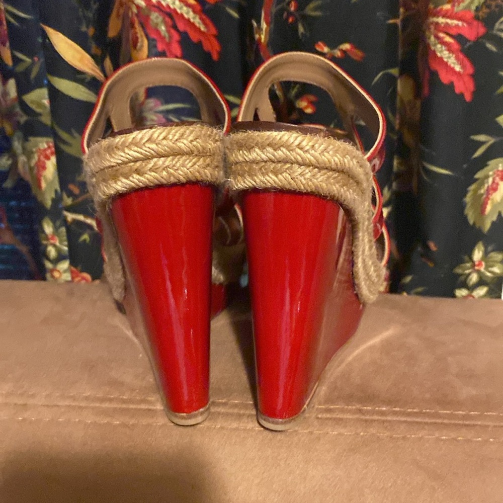 CHRISTIAN LOUBOUTIN  RED PATENT  5” Wedge / 1” Toe Sandals size 37 HOT! - Picture 5 of 15